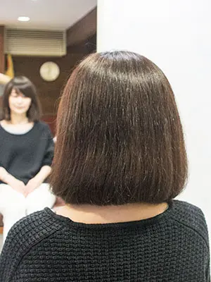 くせ毛で膨らむ髪