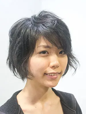 ヘアスタイル髪型｜初めてのパーマで大人っぽくイメチェン アフター画像